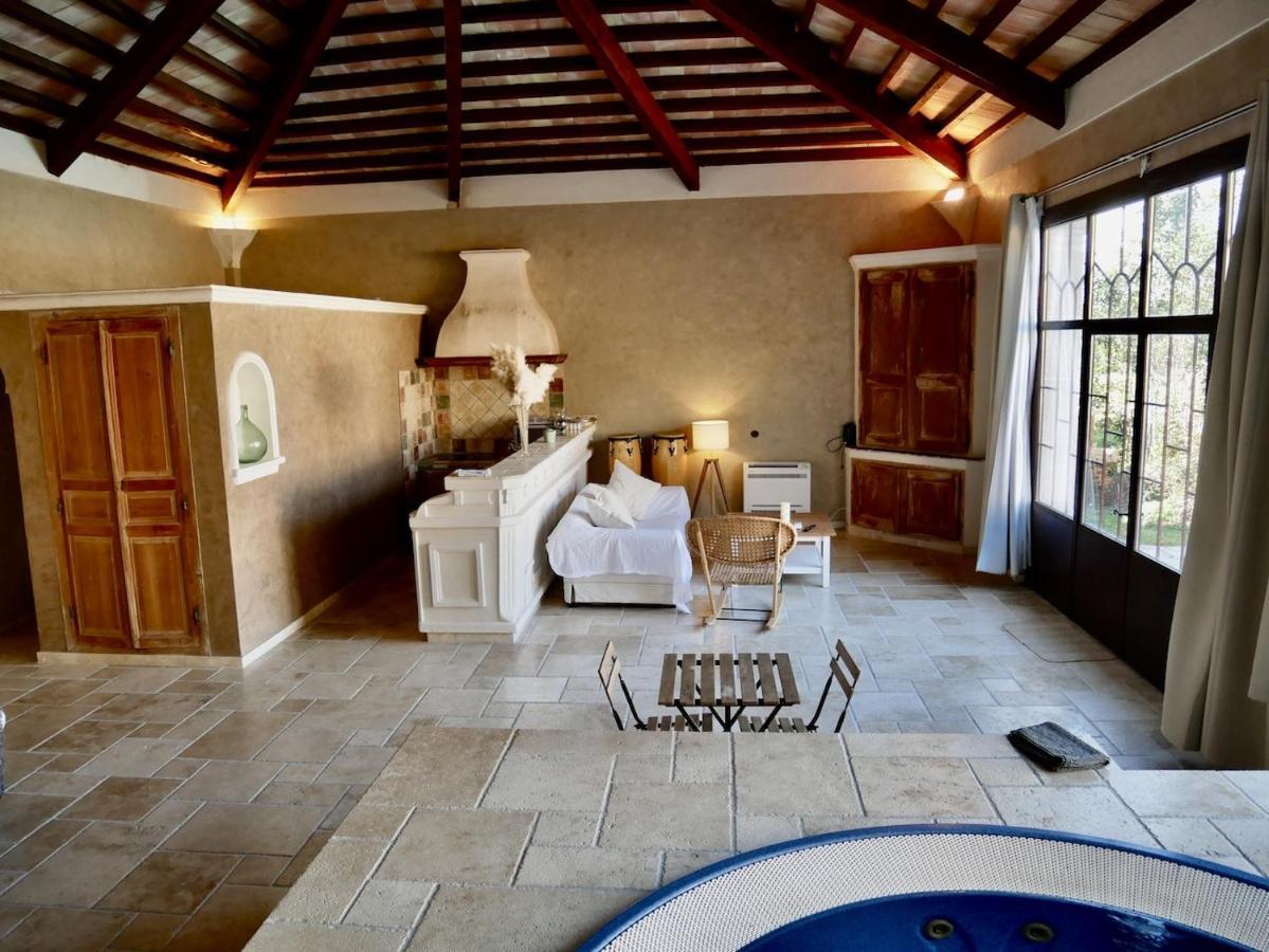 Le Pool House - Private Jacuzzi - Mas Des Sous Bois 호텔 Ventabren 외부 사진
